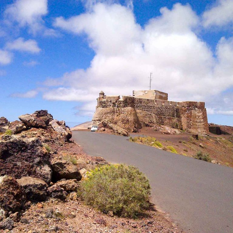 View up to the fort and Pirate Museum Lanzarote during a visit to Lanzarote with kids