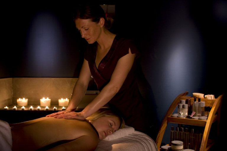 Spa therapist at Bluestone - my treatment at the Bluestone spa before messy play with my baby