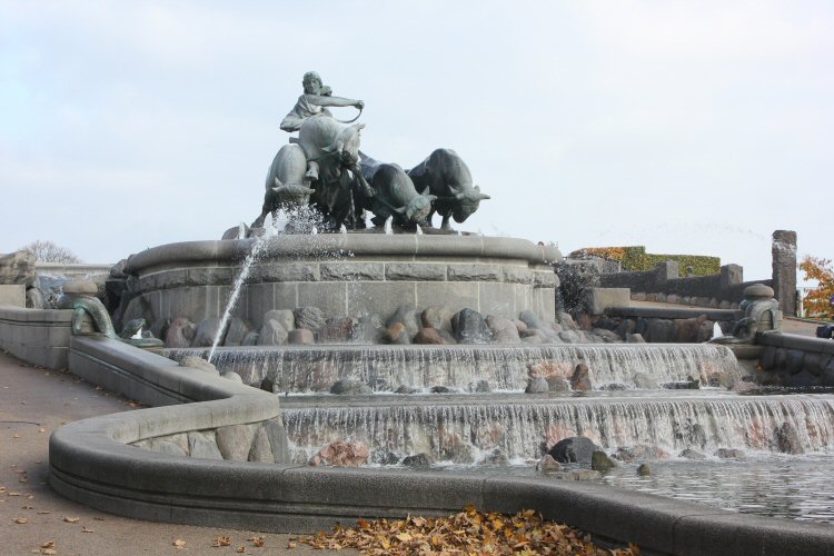 Fountain on our walk at Langelinie - visiting Copenhagen's iconic statue The Little Mermaid