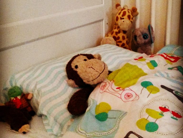 My daughter's toy monkey tests out her new toddler bedding - my Gro to Bed review