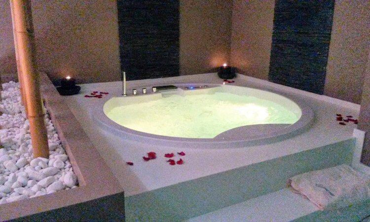 Jacuzzi in the spa at the Gran Castillo hotel in Lanzarote