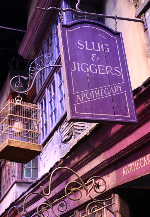 Sign for Slug & Jiggers shop in Diagon Alley at the Warner Bros Harry Potter Studio tour