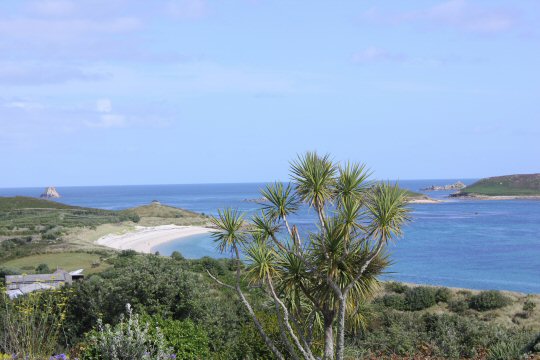 A view of a curving sandy beach on St Martin's in the Scilly Isles on our Seaquest Scilly boat tour