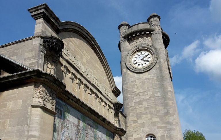 Discovering the natural history collection, aquarium and temporary dinosaur exhibition plus African art at the family-friendly Horniman Museum, London
