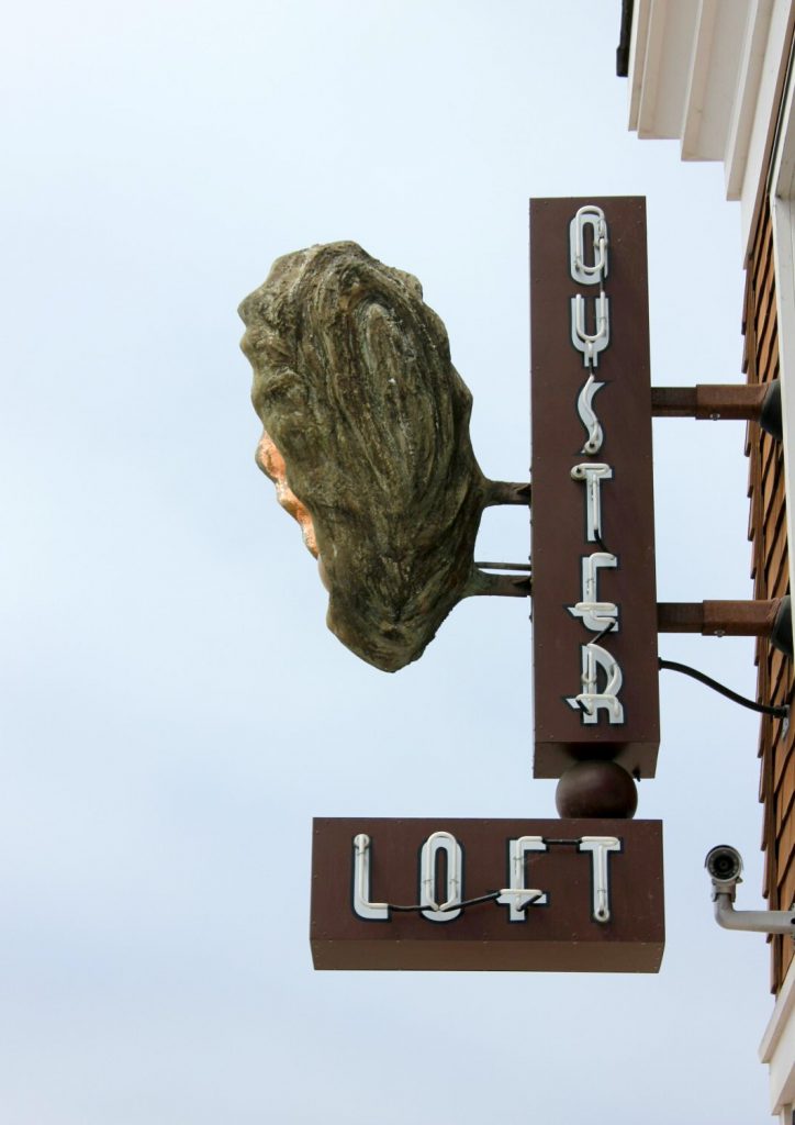 Retro sign with oyster for a Pismo beach restaurant - my Pacific Coast Highway pictures and reasons to visit California