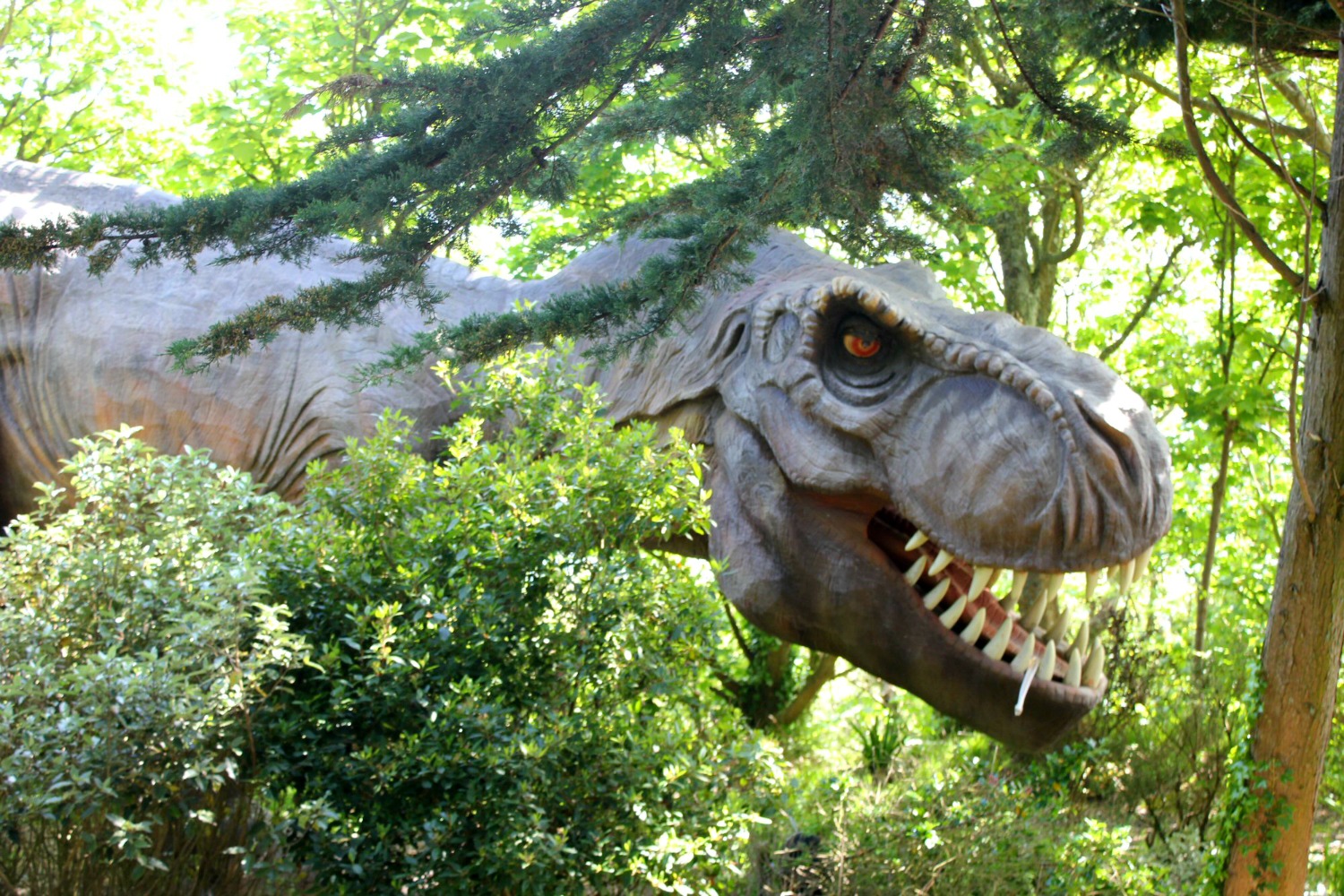 One of the animatronic dinosaurs at Blackgang Chine - finding Isle of Wight dinosaurs