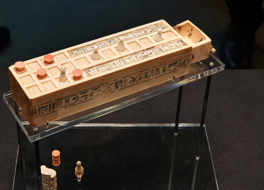 Small game buried in the pharaoh's tomb - should you visit the London Tutankhamun exhibition with kids