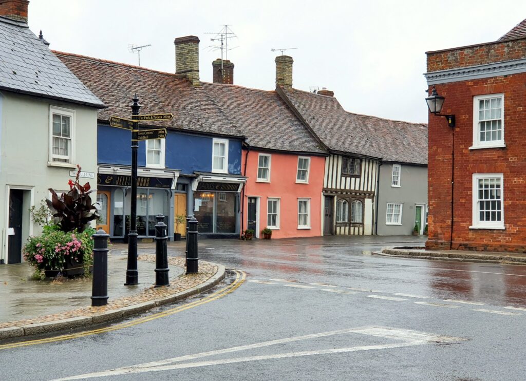 Brightly coloured houses in the historic village of Thaxted during a weekend in Essex with kids